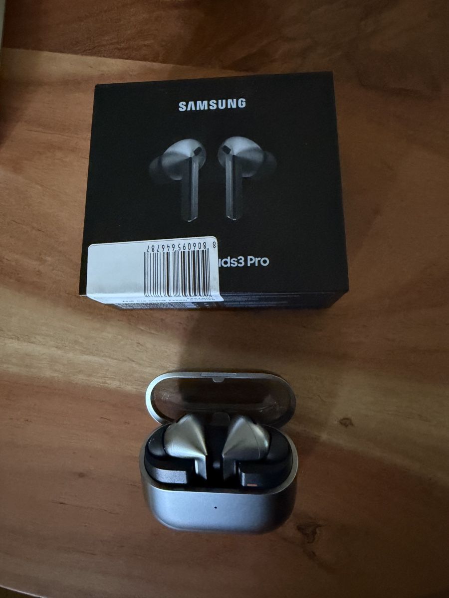 Samsung Cuffie: Samsung Galaxy Buds3 Pro Gray headphones wireless – Nuovo (secondo la descrizione) da La Tour-de-Peilz venduto da bma_s97h