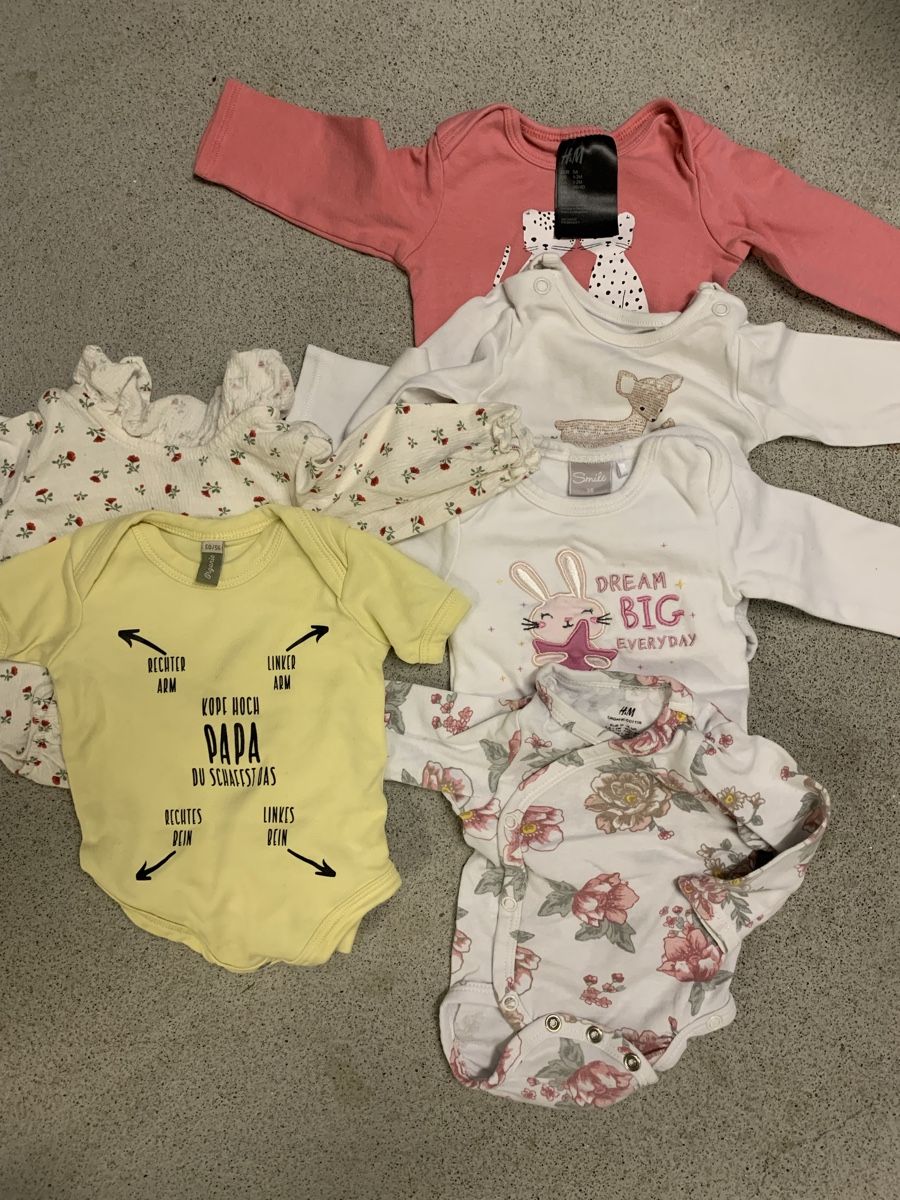 Lotti & Set di vestiti: Babykleider Set, Grösse 50/56 – Usato da Unterägeri venduto da Globi8634