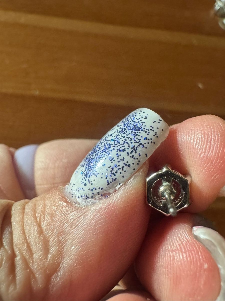 Boucles d'oreille: Verkaufe ohrenstecker mit Steinen  – D'occasion à Basel par Ajscha7o1 3