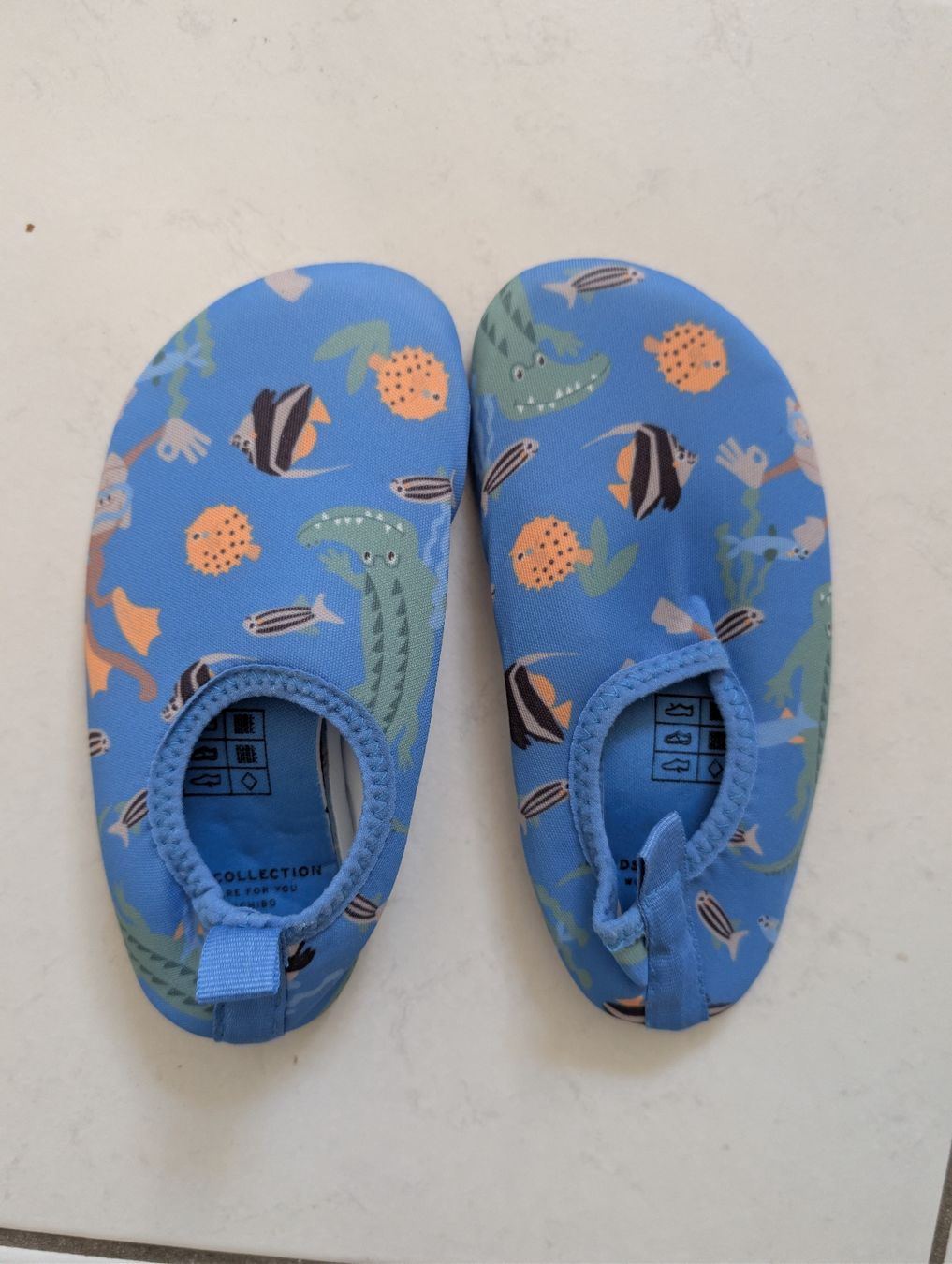 Decathlon Chaussures garçon: Wasserschuhe Gr 26/27 – D'occasion à Basel par Casamo