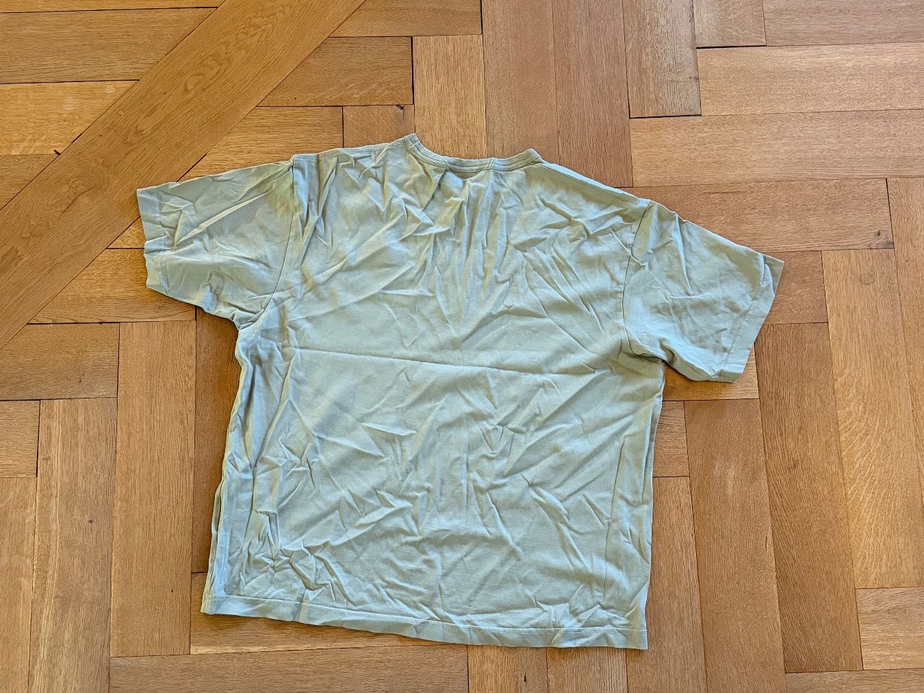 Acne Studios T-shirt: Acne Studios Tshirt – Usato da Basel venduto da alp_9j2z 1
