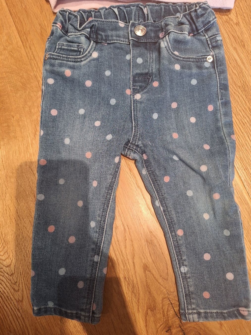 Lotti & Set di vestiti: Süsses Baby Set, Pullover und Jeans mit Pünktchen, Grösse 74 – Usato da Wangen an der Aare venduto da jan_2zxv 1