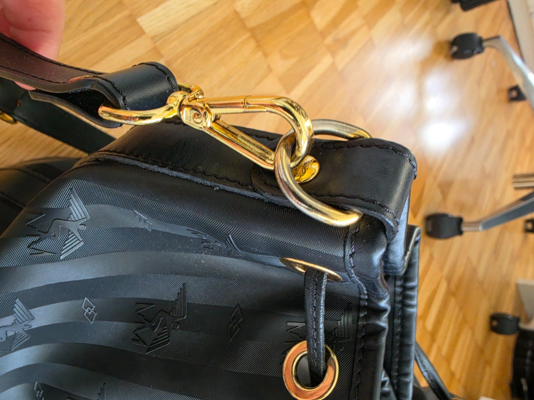 Maison Mollerus Borse da donna: Maison Mollerus Beuteltasche Niesen Schwarz – Usato da Zürich venduto da Sokaina 3