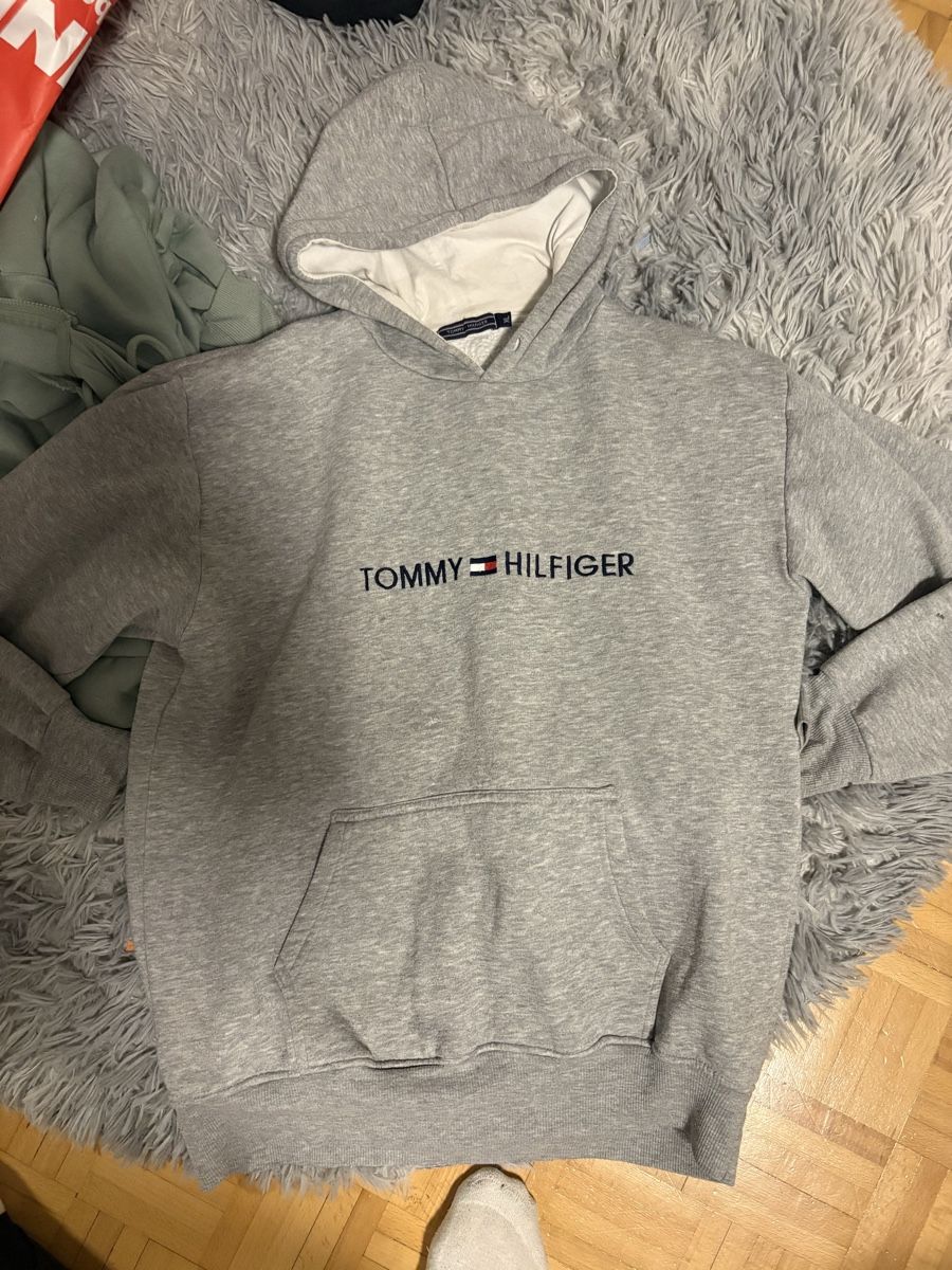 Tommy Hilfiger Pulls & Sweat-shirts: Tommy Hilfiger Pullover – D'occasion à Basel par pau_s6pv 1