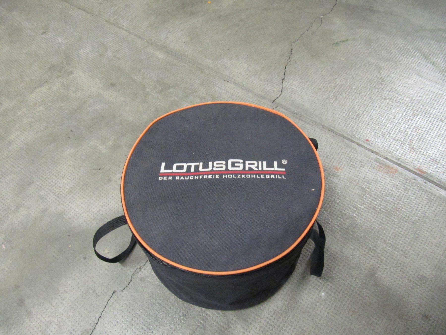 Lotusgrill Griglie: Lotus Grill mit Tasche – Usato da Basel venduto da stefan4057 2
