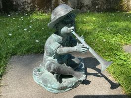 SKULPTUR Junge mit Trompete für den Garten