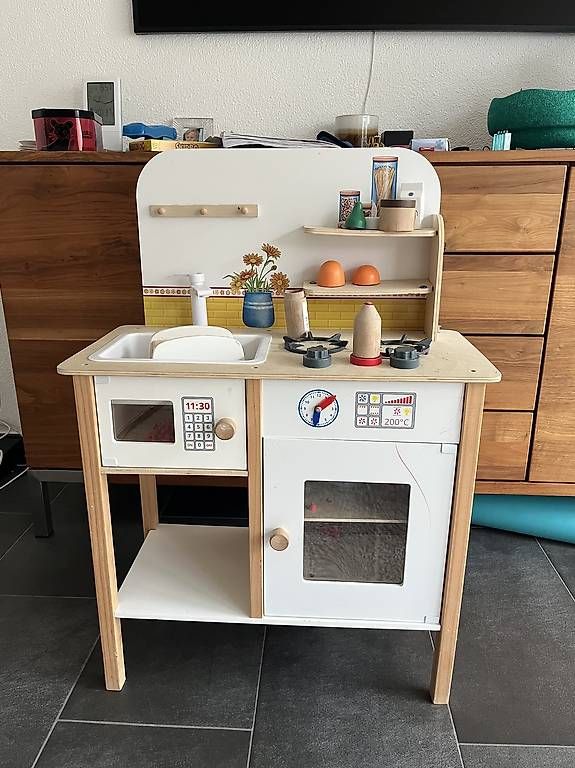 Giocattoli: Spielküche aus Holz – Usato da Pfäffikon SZ venduto da hejaeggi