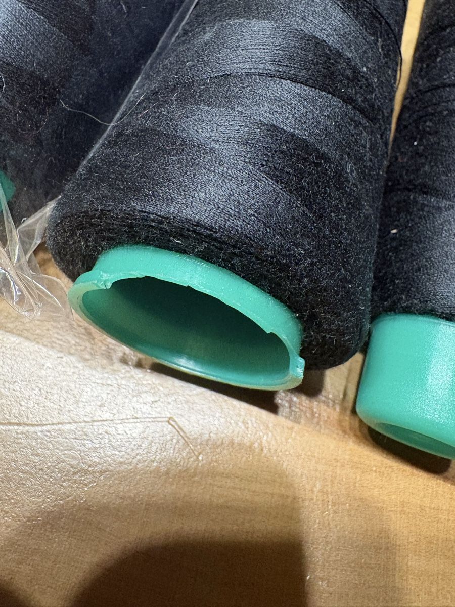 Cordicelle & Fili: Overlock Nähfaden / Polyester – Usato da Rümlang venduto da euqinom16 2