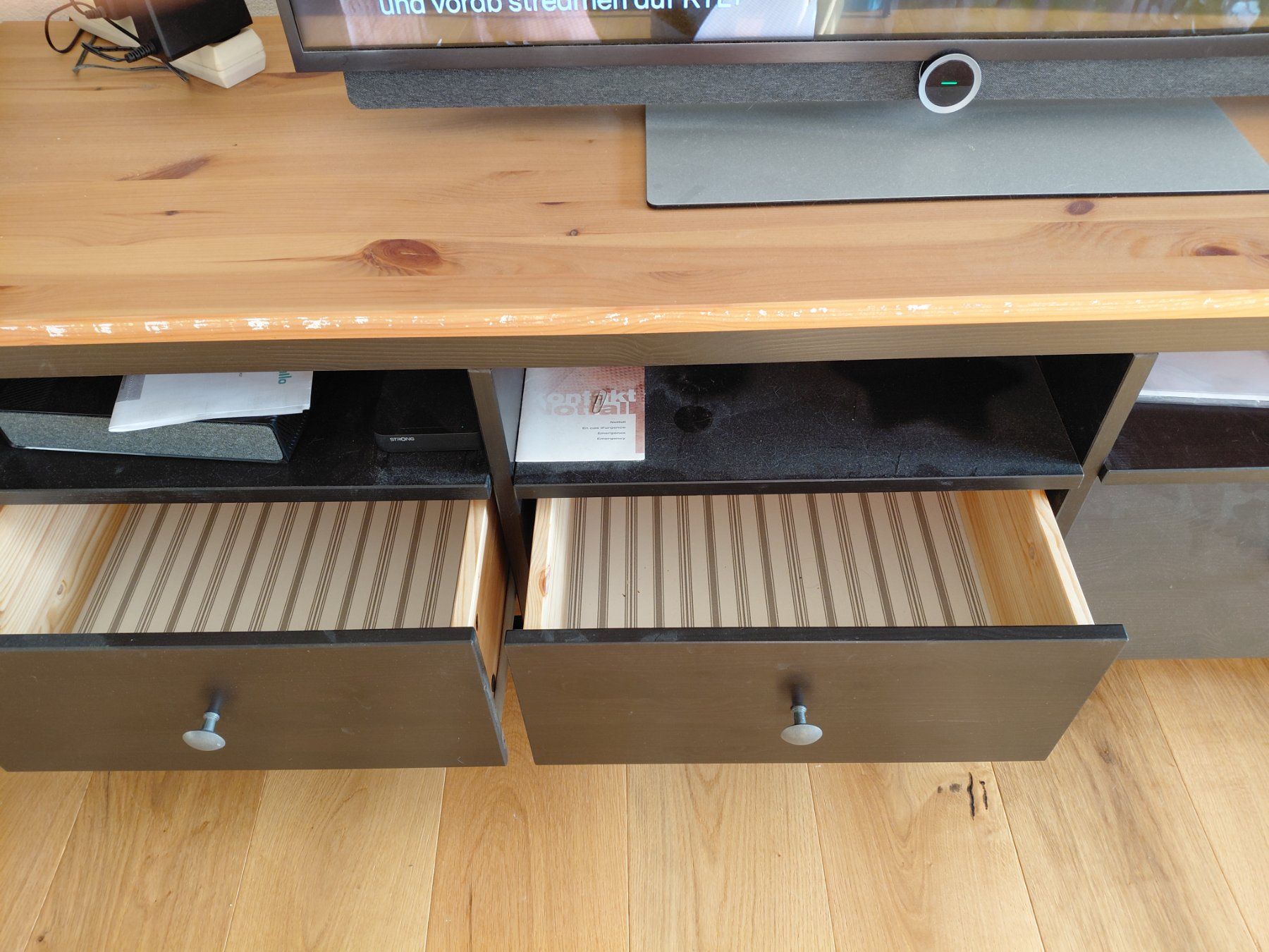 Ikea Mobili TV: Fernsehmöbel – Usato da Rothrist venduto da Jessica024 1