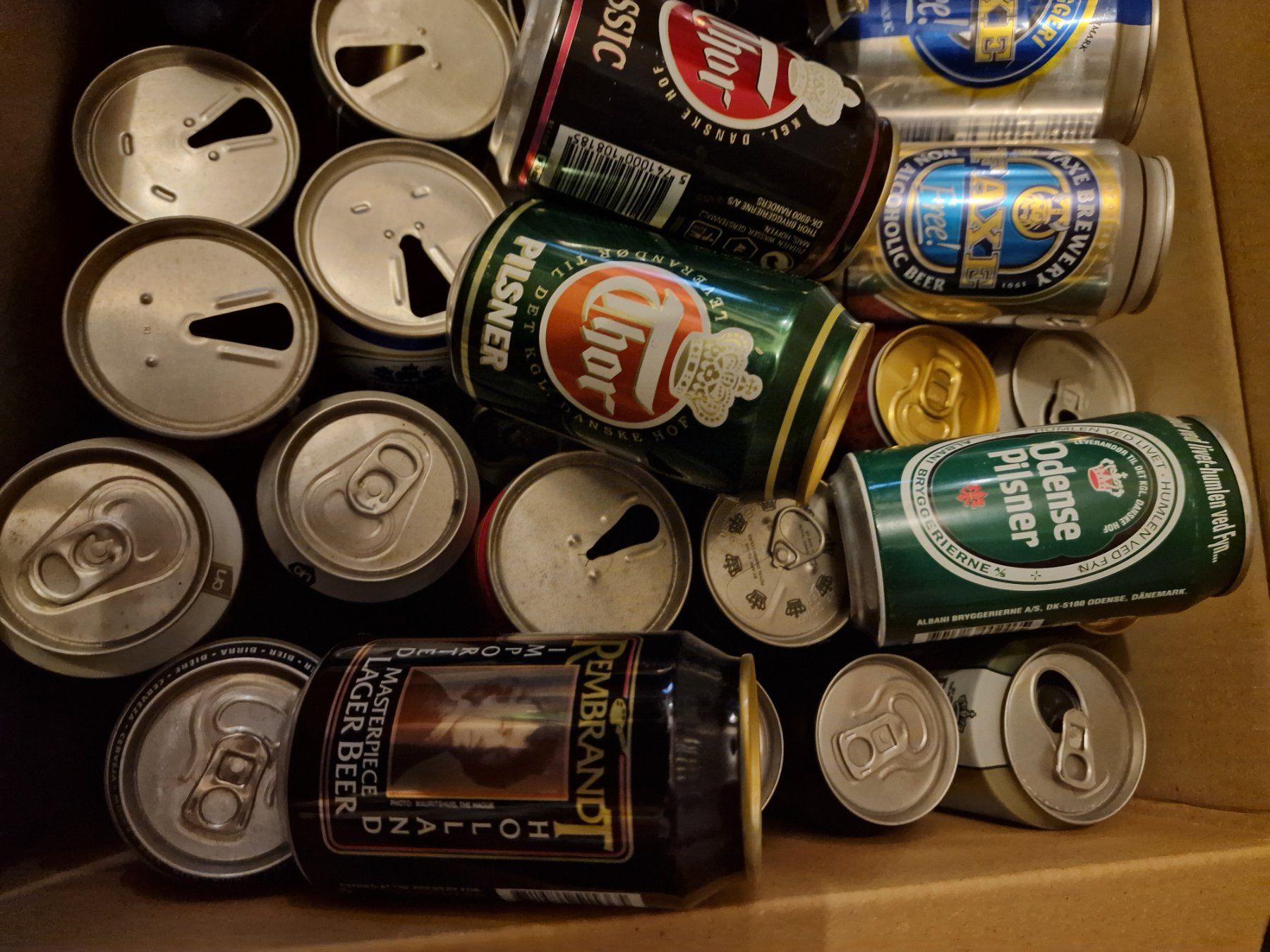 Bevande alcoliche: 156 canettes de bière 330-350ml – Usato da Delémont venduto da youhoucans 1