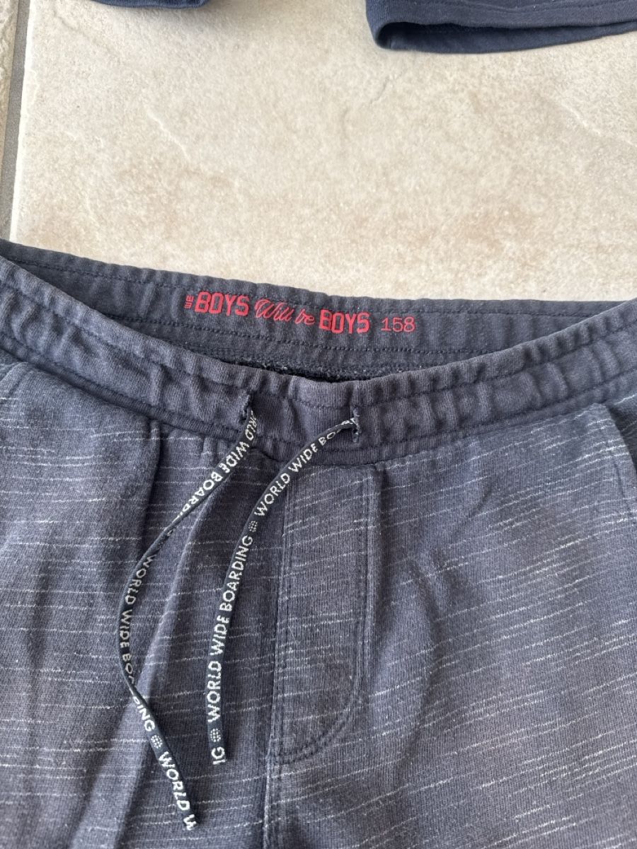 C&A Pantaloni: 2st.Short Gr.158 – Usato da Waltenschwil venduto da lina-04 5