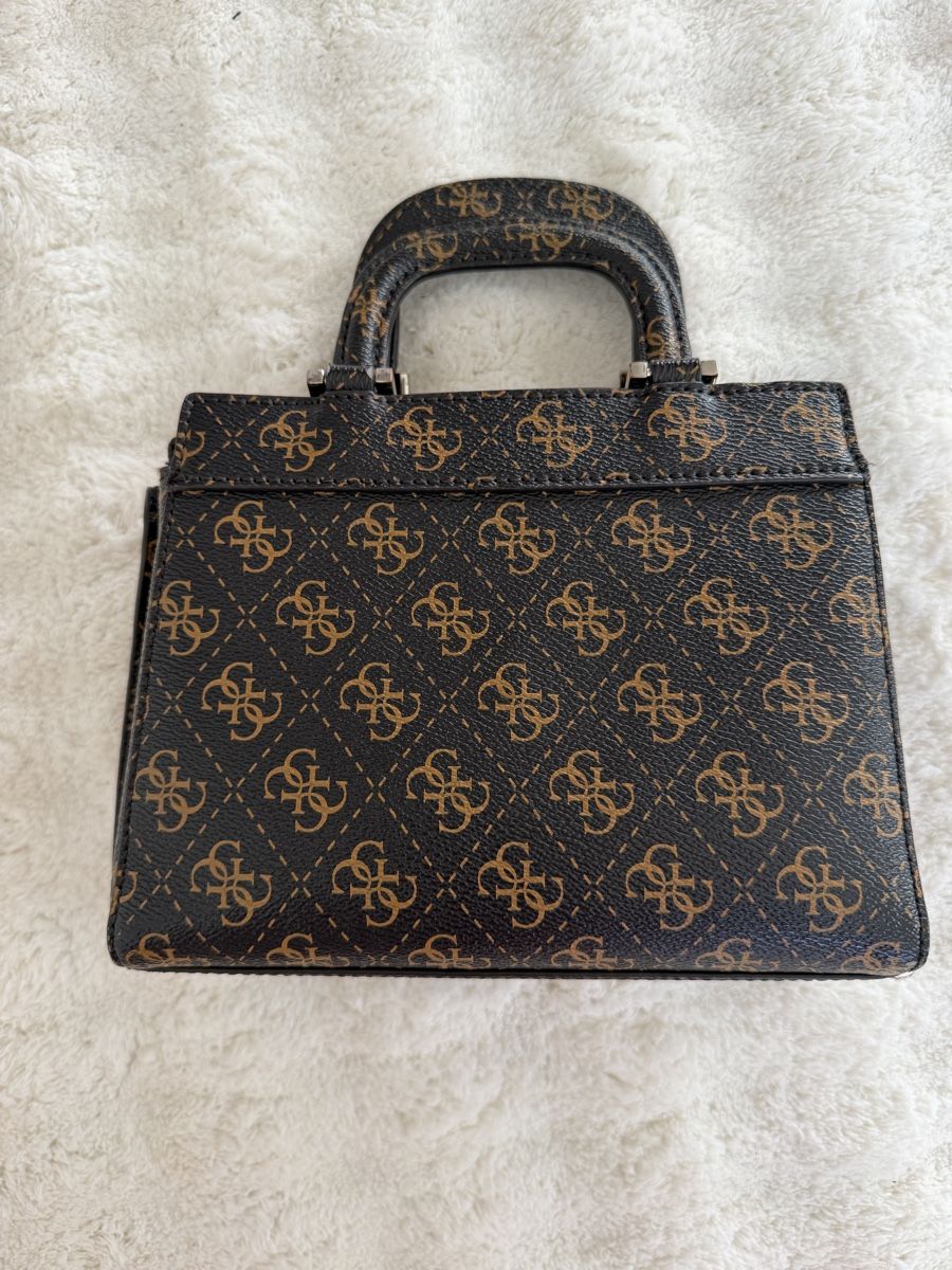 Guess Sacs femmes: Guess Tasche – D'occasion à Rheinfelden par Schoefli74 1