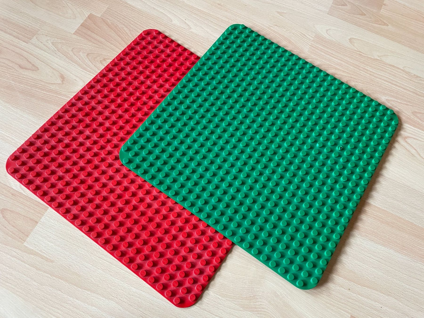 Lego Spielzeuge: 2 grosse LEGO DUPLO Grundplatten – Gebraucht aus Schmitten FR von swissmissoutdoors