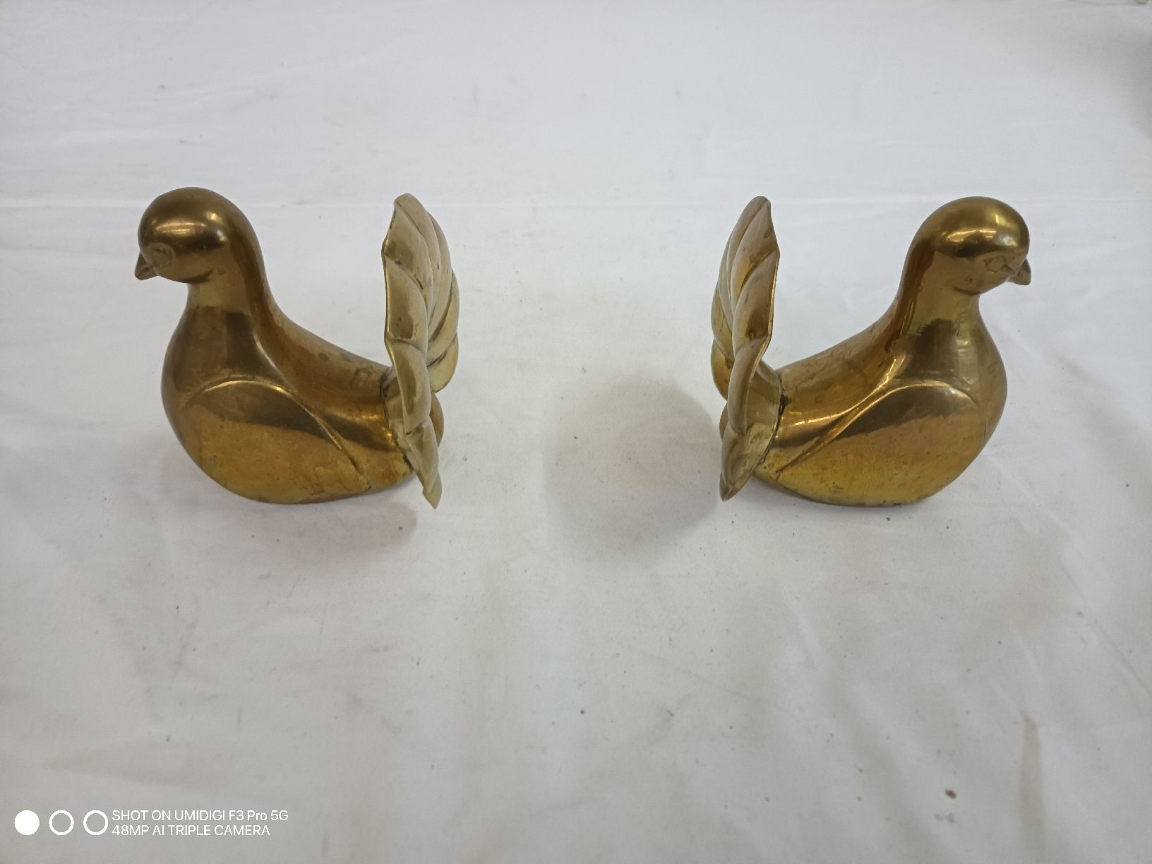 Figurines: Messing Tauben Goldfarben Buchhalter oder Dekoration  – D'occasion à Aarwangen par to-hirschi