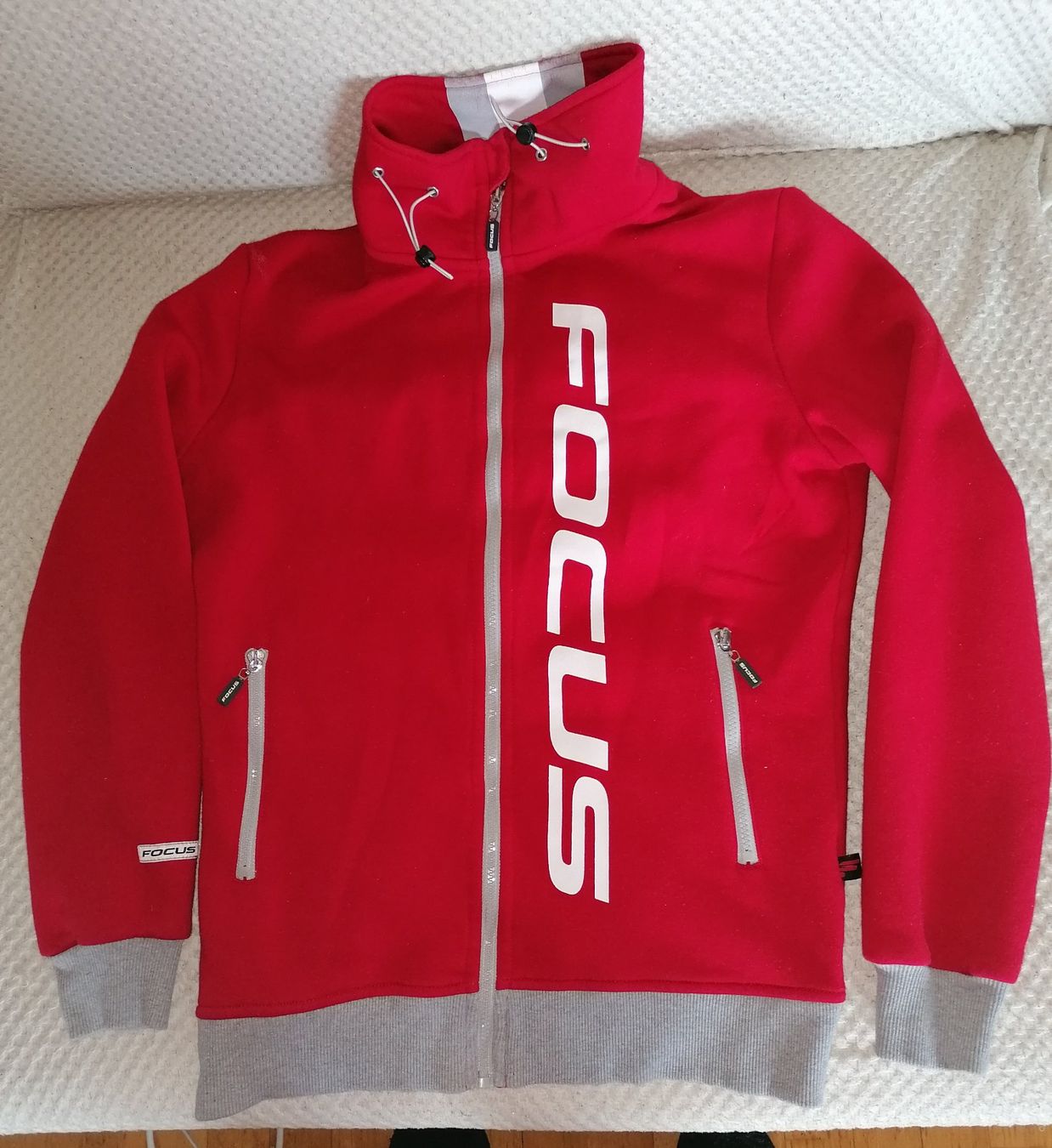 Canottiere & Pantaloni: Top Freizeit Velojacke ++Focus++ Gr. M – Nuovo (secondo la descrizione) da Aeugst am Albis venduto da Stevens4