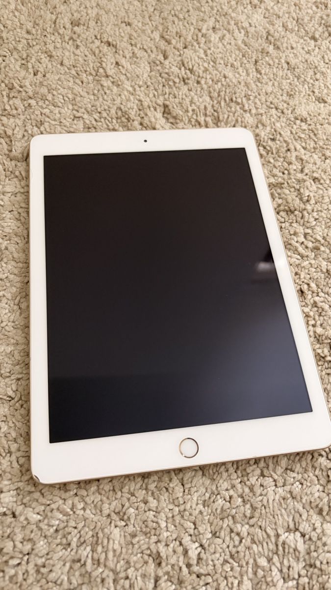 Apple Tablettes PC: Apple iPad – D'occasion à bonstetten par Morellee