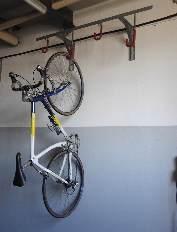 Vounot® Support Vélos Mural En Métal Pour 6 Vélos + 3 Casques Porte De Rangement Avec 6 Coussinets Silicone Anti Taches Crochet Fixation Robuste Pour Garage Cave Noir