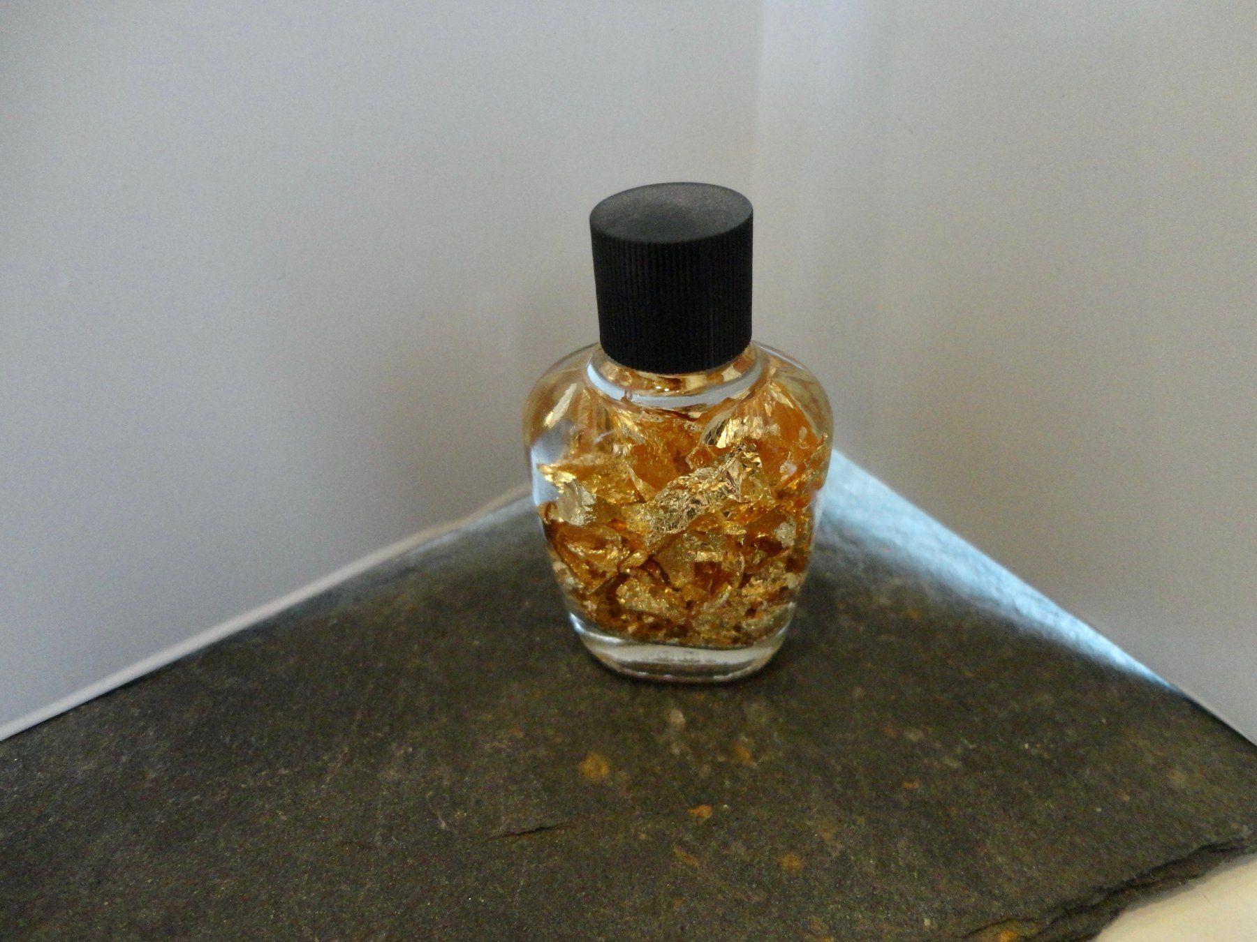 Autres vaisselles & verres: Flasche mit Goldimitat – Neuf (Voir description) à Biberist par tl-schmuck