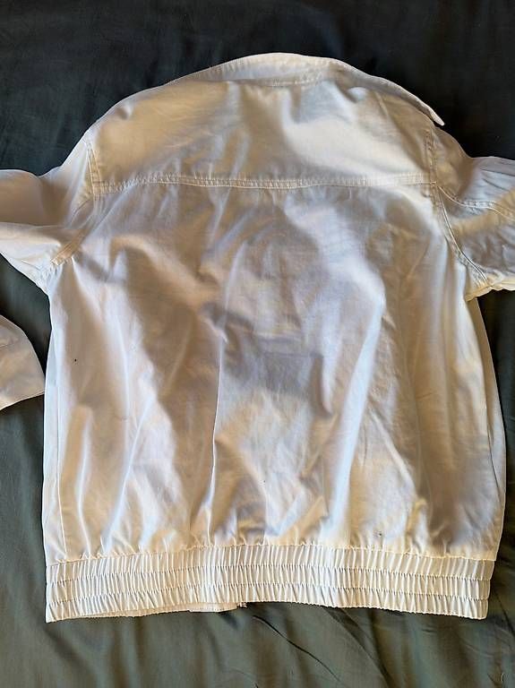 Vestes: Veste Karl lagerfeld  – D'occasion à La Tour-de-Peilz par pil_j6nr 2