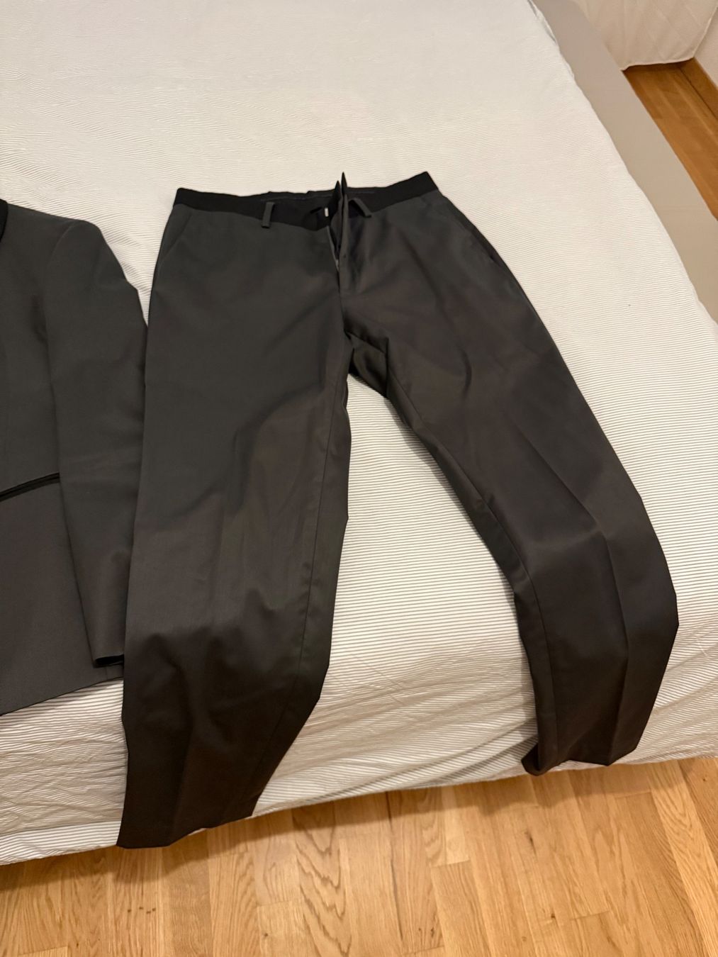 H&M Completi: Anzug zu Verkaufen – Usato da Kloten venduto da spe_yfl8 2