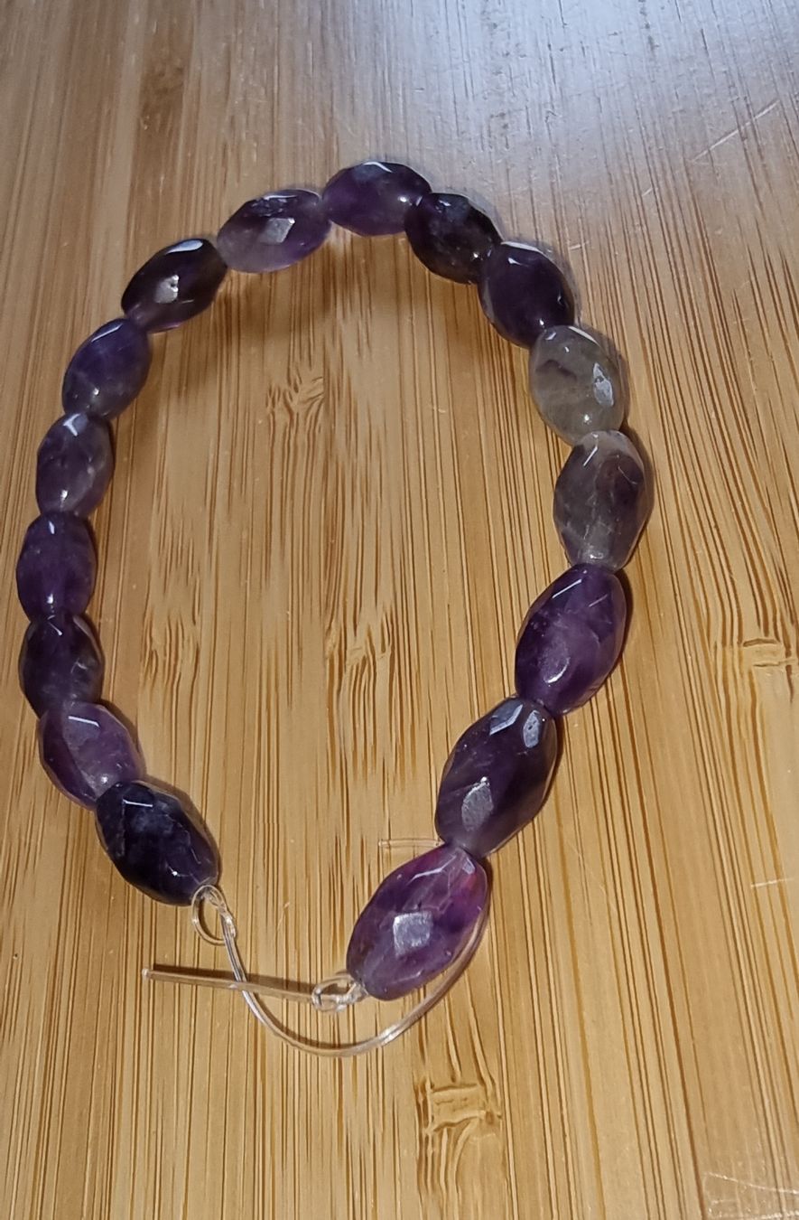 Mineralien & Heilsteine: Amethyst 8x12mm. Strang – Neu und originalverpackt aus Menziken von Mirager