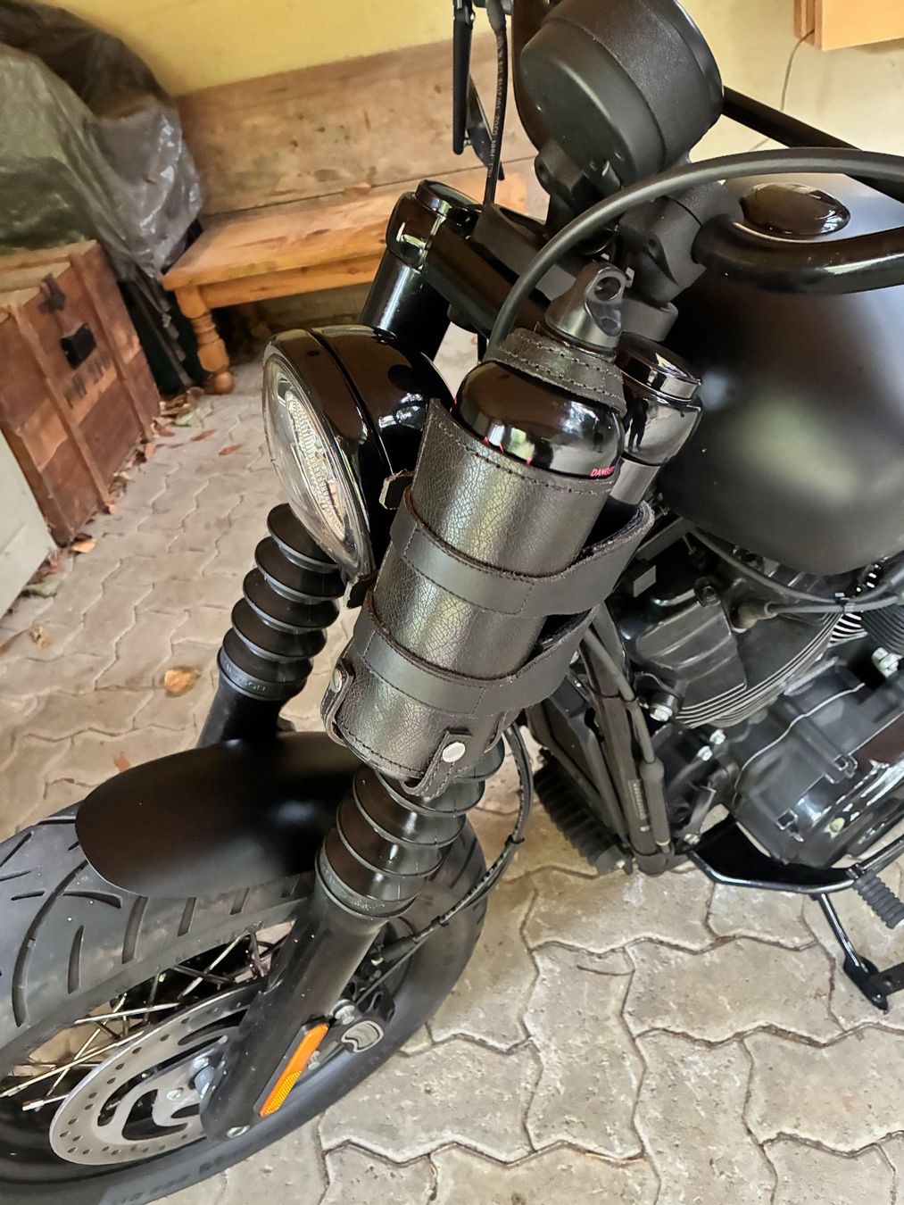 Supporti a parete: Motorrad Kraftstoffflaschenhalter – Usato da Seengen venduto da J470EYH 4
