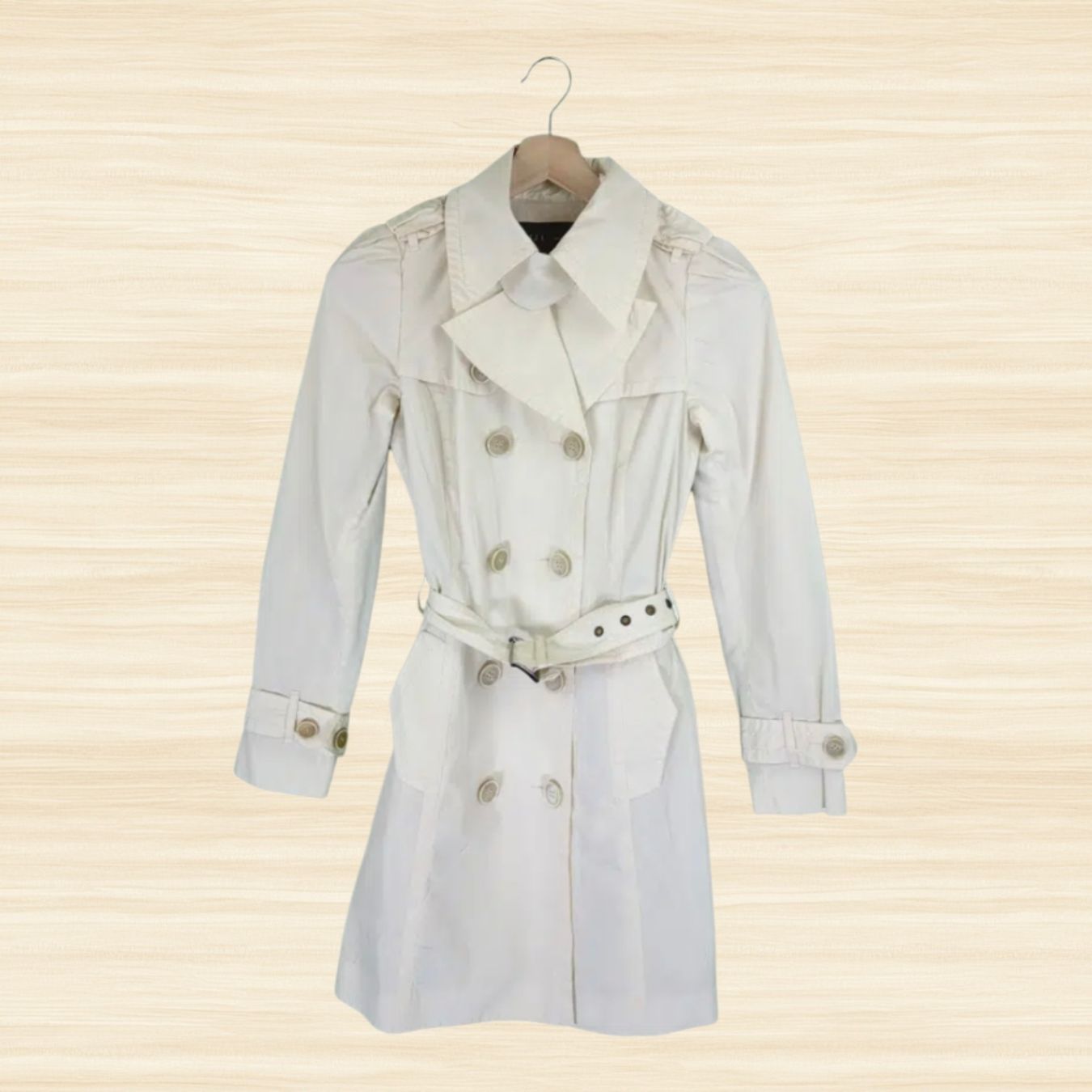 Cappotti: Trench-coat BUI de Barbara Bui blanc cassé - Taille 36 – Usato da Le Locle venduto da sAm_2112