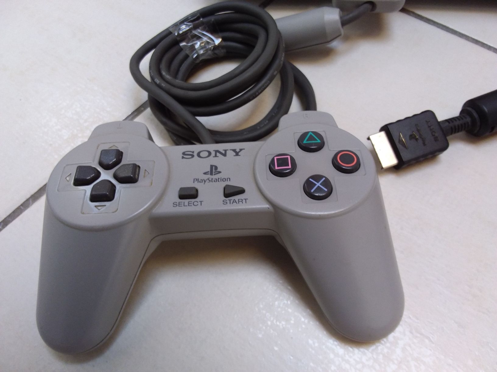 Sony Consoles: Sony PlayStation 1 – D'occasion à Ligornetto par Gurzo 2