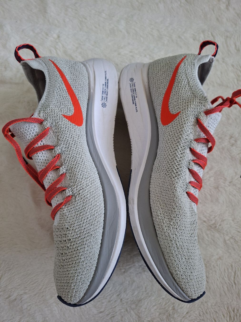 Nike Herrenschuhe: Nike Zoom Fly 44 Chaussures de coursGris/Orange – Gebraucht aus Renens VD von ser_j2fn