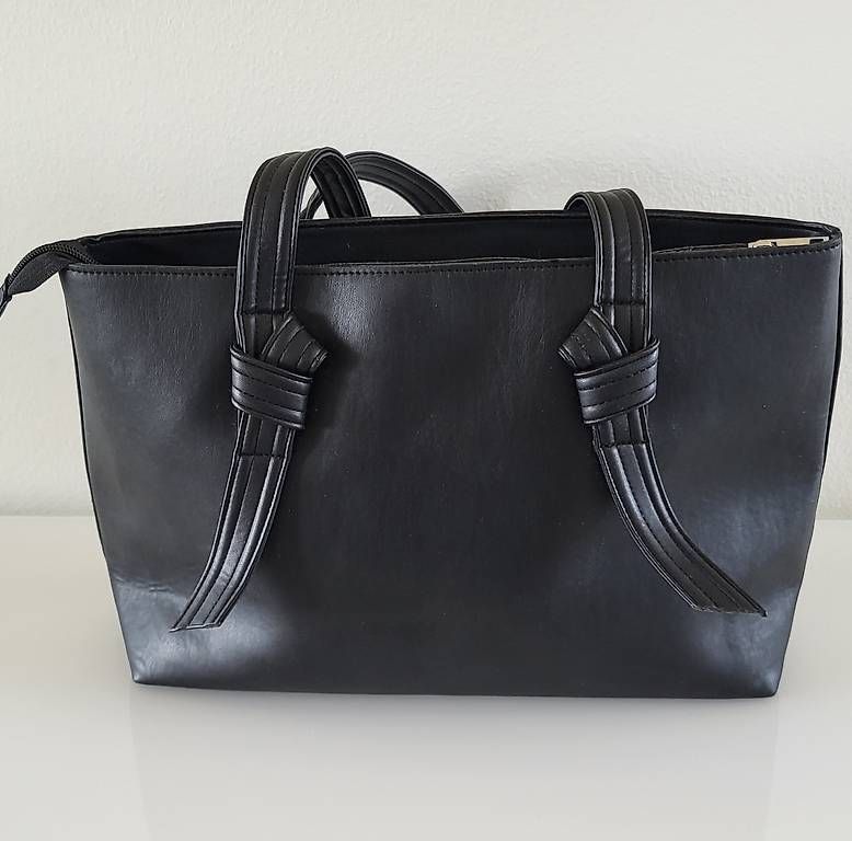 Taschen für Damen: Tolle Handtasche mit Reissverschluss – Gebraucht aus Therwil von cha_m68j