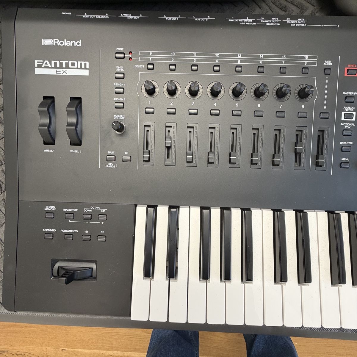 Roland Musikinstrumente: Roland Fantom 6 EX – Neu und originalverpackt aus st.gallen von Musikcarlo 3