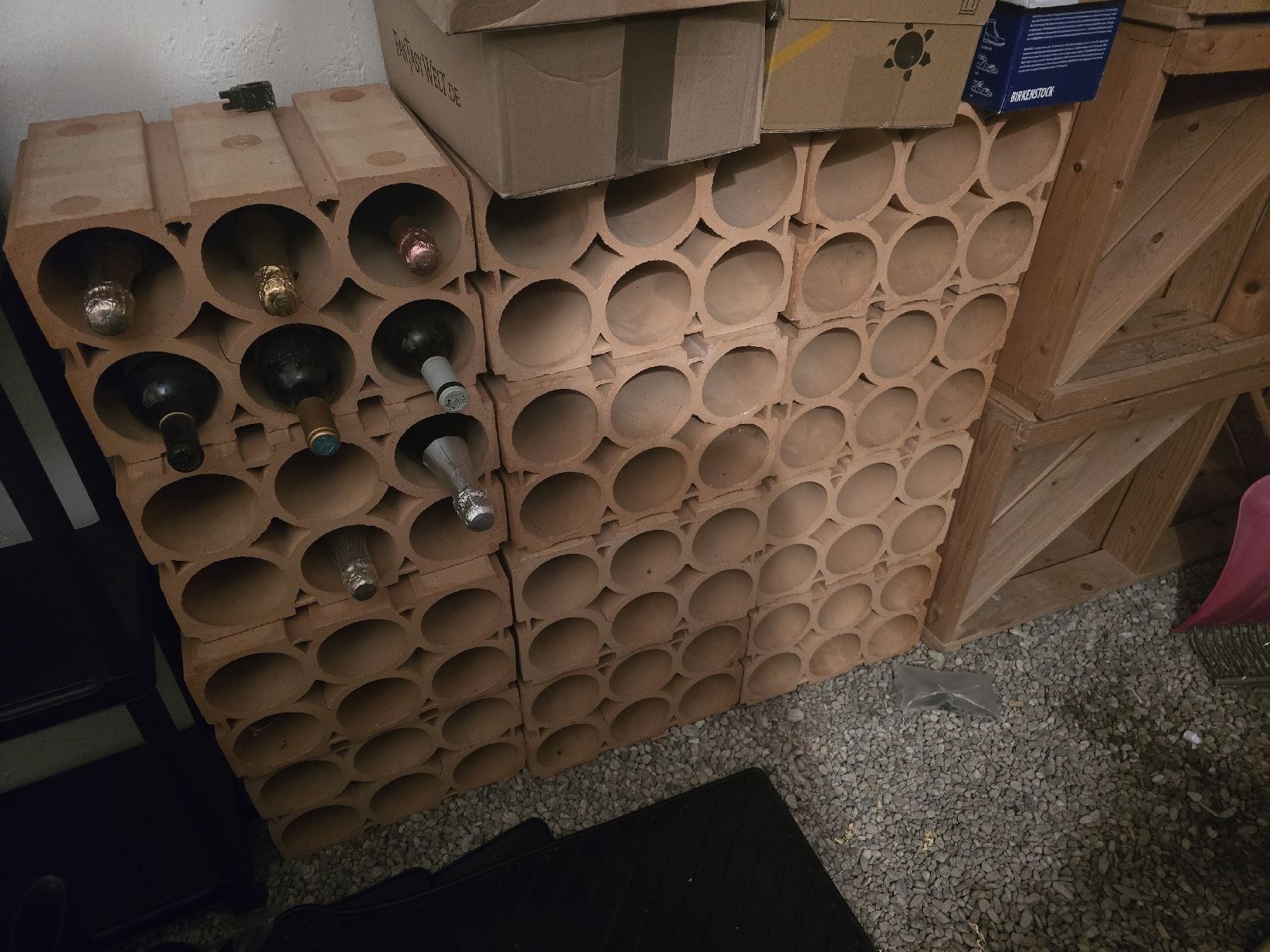 Scaffali: 12 Weinlagersteine aus Ton – Usato da Zürich venduto da smbebaye