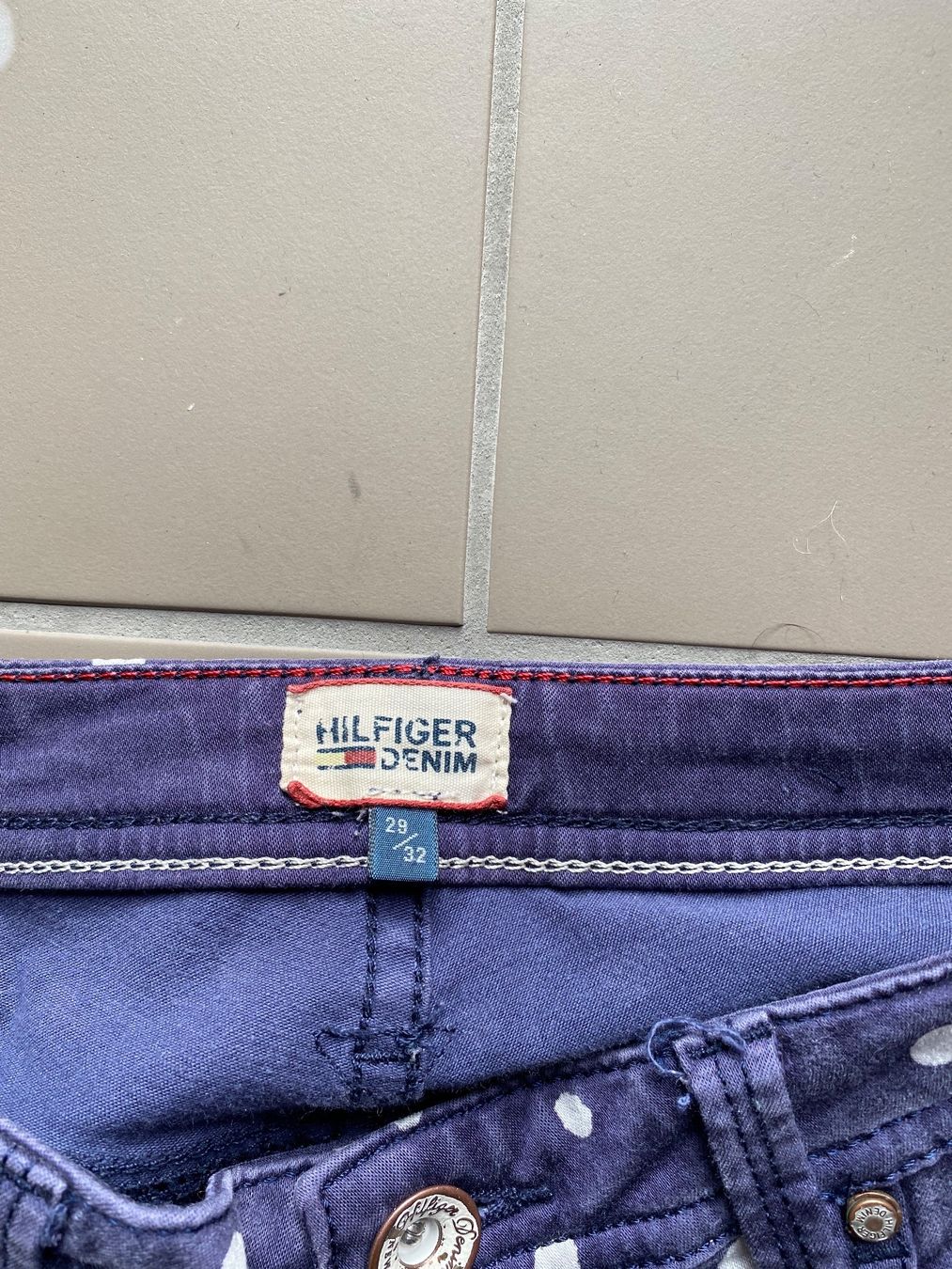Tommy Hilfiger Hosen: Hose von Hilfiger Denim – Gebraucht aus Schlieren von kaj_xvx7 2