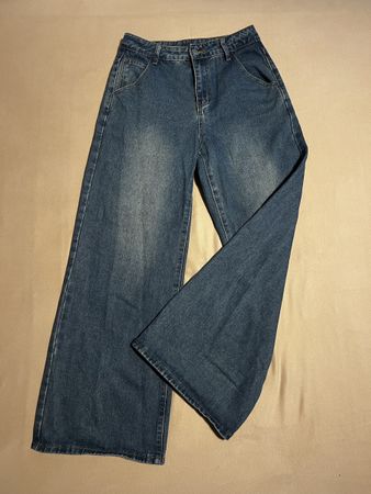 Jeanshose Dunkelblau Regular fit mit weitem Bein