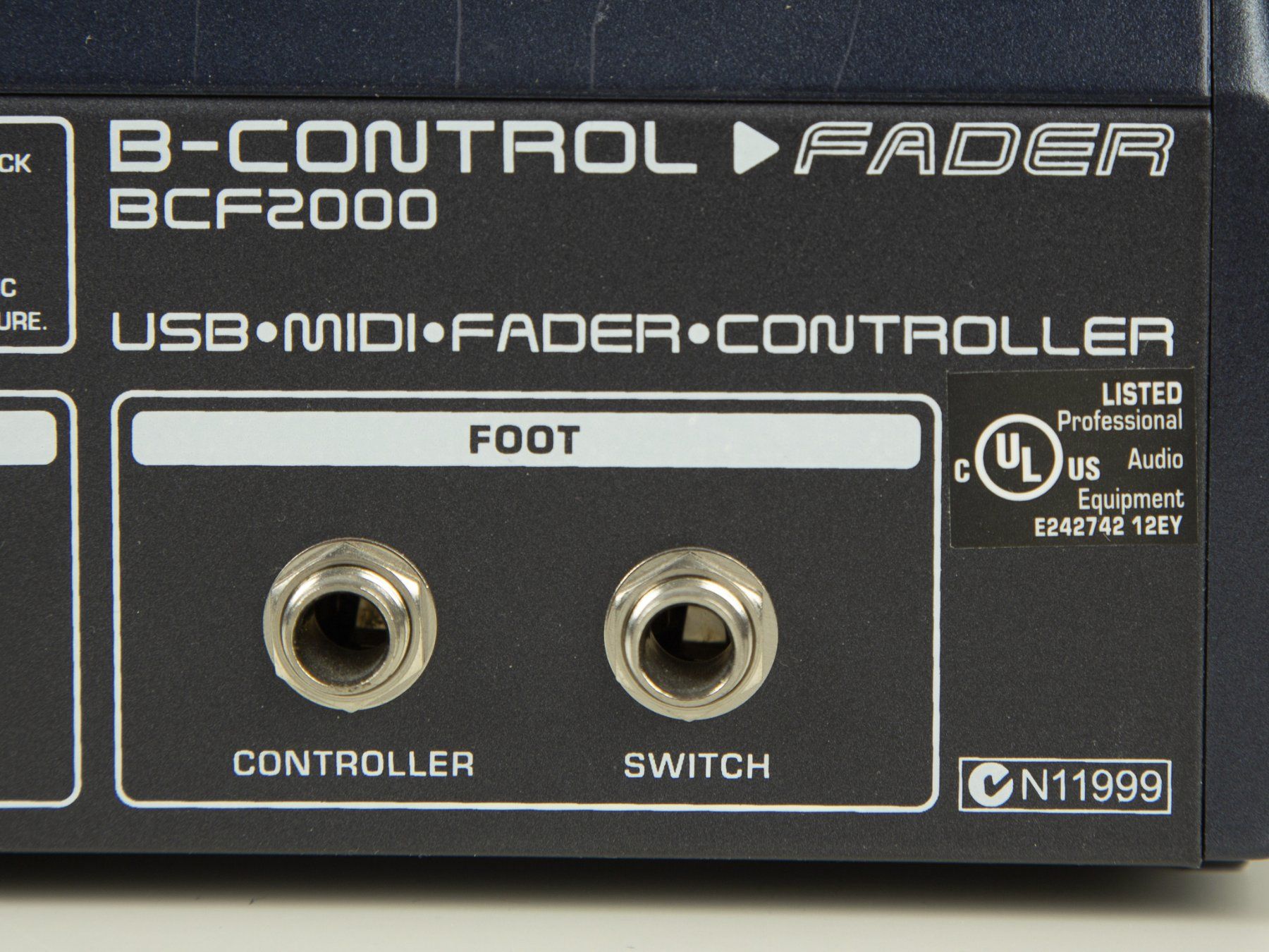 Behringer Mischpulte: Behringer B-Control Fader BCF2000 USB-/MIDI-Controller – Gebraucht aus Küssnacht am Rigi von Vikingheart2000 3