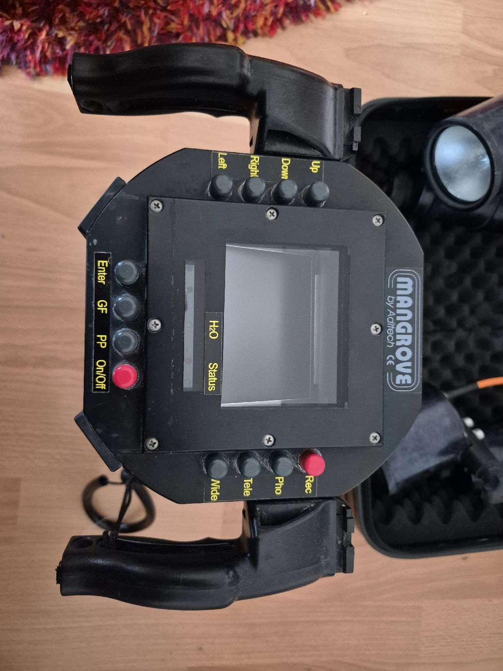 Lampade & Macchine fotografiche: Unterwasserkamera Gehäuse mit Lampen – Usato da Rorschach venduto da Deepblack89 4