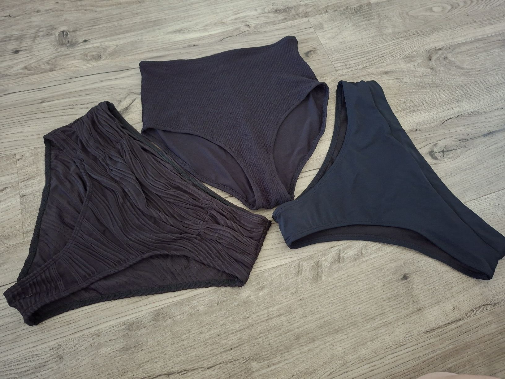 Costumi da bagno & Bikini: Bikini Unterteile Gr. L/XL – Usato da Winterthur venduto da Ausmisten2026