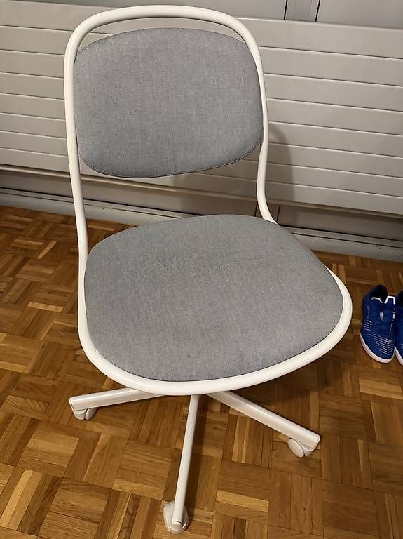 Schreibtische: Deux bureaux enfants – Gebraucht aus Meyrin von seb_fz9r 4