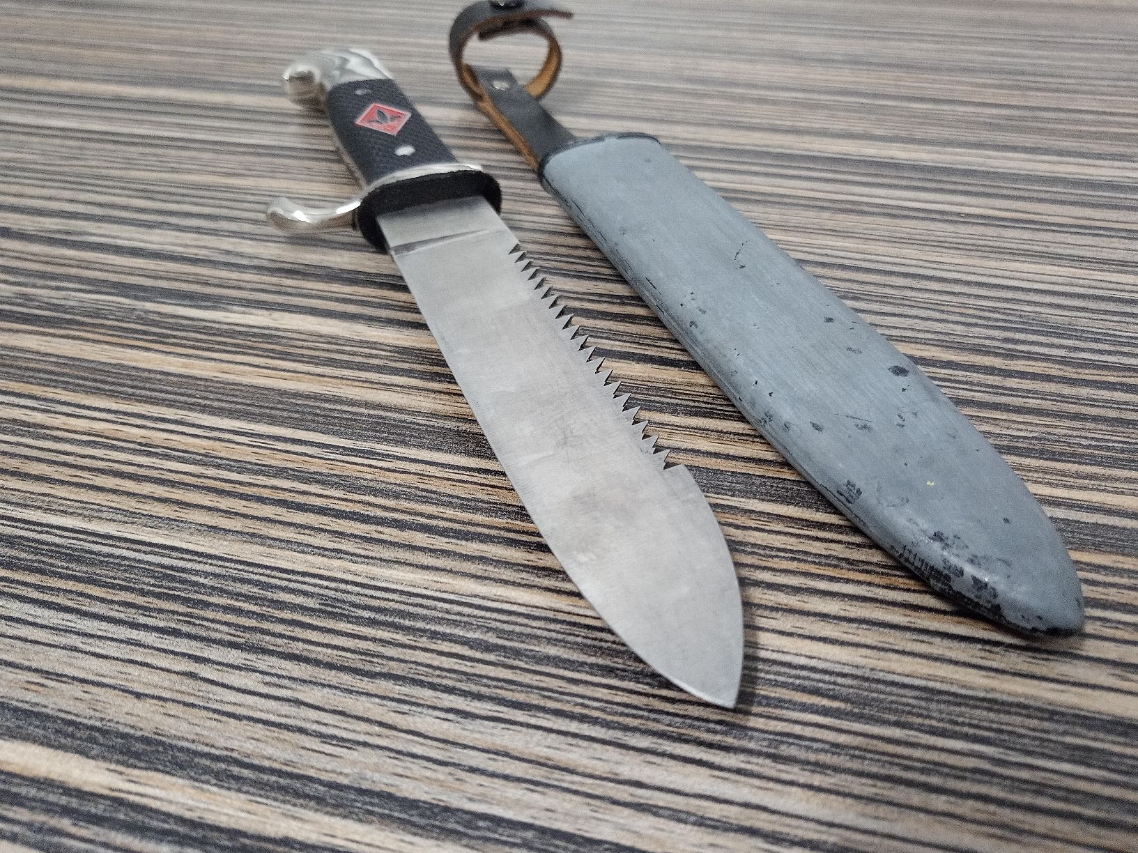 Solingen Zubehör: Messer Solingen Rostfrei mit Sägezahnung und Scheide – Gebraucht aus Reiden von Zofi-Brocki 3