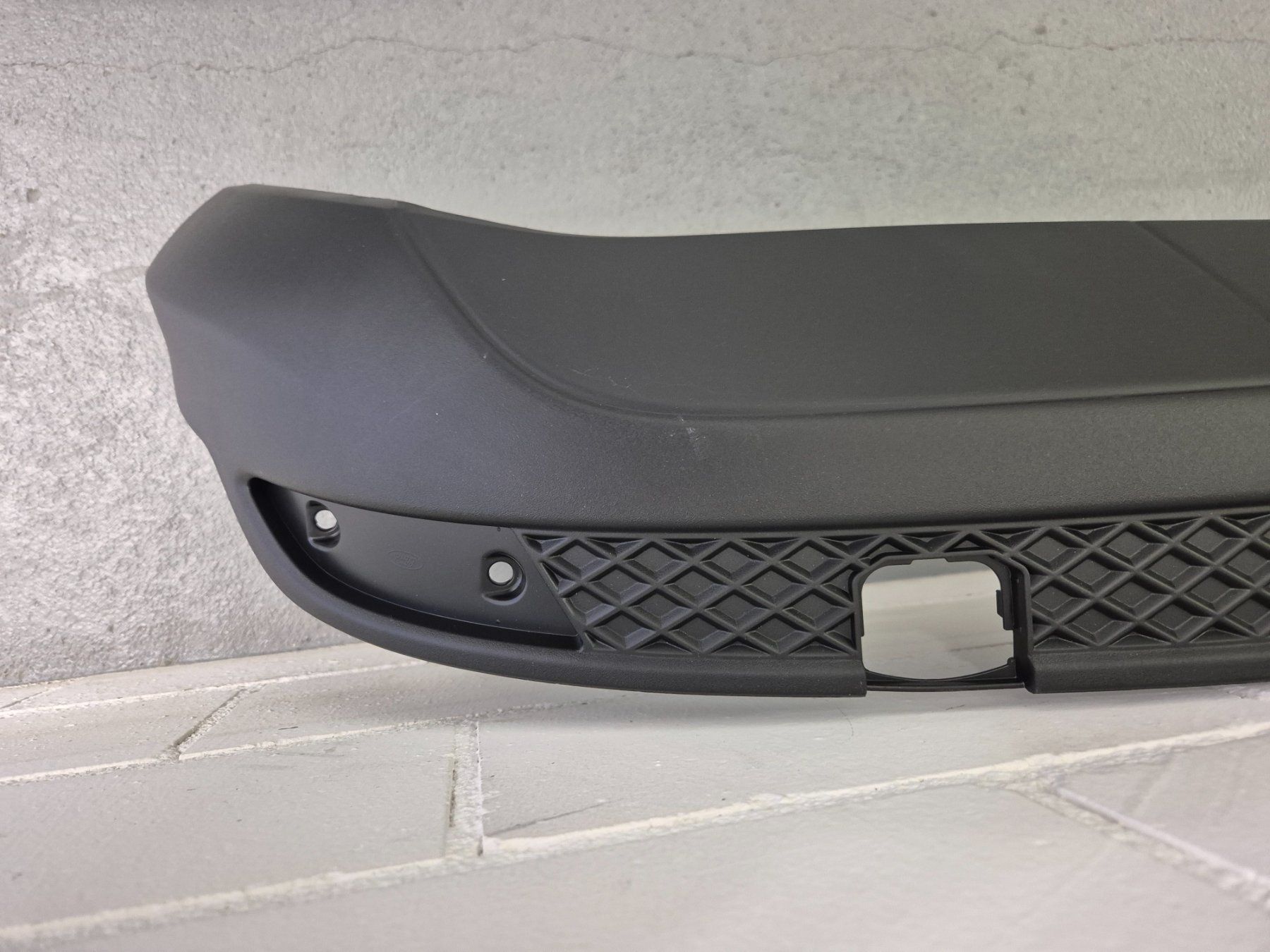Ford Tutti pezzi di ricambio auto: Heckdiffusor Stosstange hinten für Ford Focus – Nuovo e nell'imballaggio originale da Domat Ems venduto da tchnesa 1