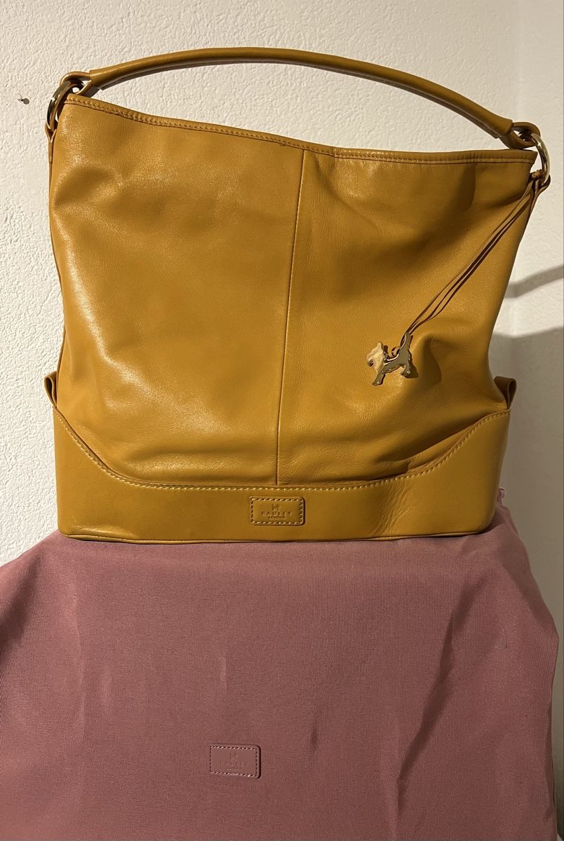 Radley Taschen für Damen: Sac à main en cuir jaune moutarde Radley – Gebraucht aus St-Pierre-Clages von ste_xk6p 1