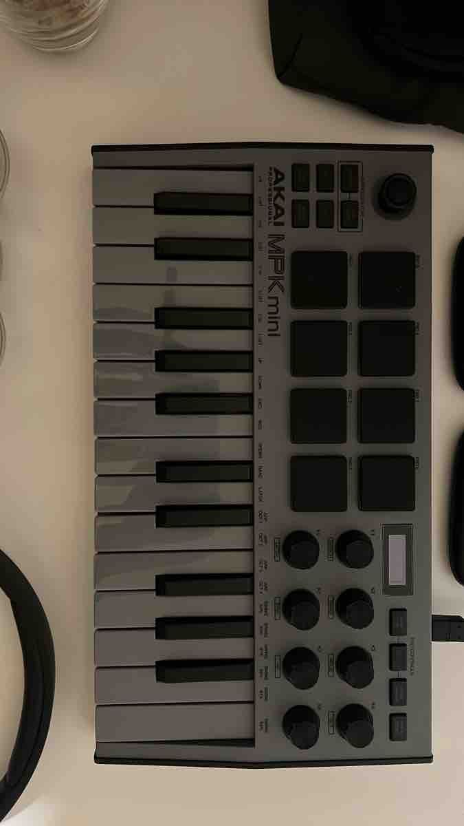 Akai Strumenti musicali: AKAI MPK mini used – Usato da Winterthur venduto da ali_8k6t