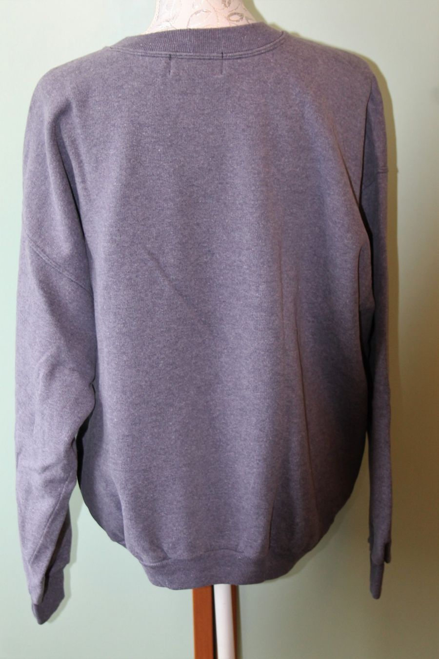 Pullover & Sweatshirts: Pullover / Sweatshirt – Gebraucht aus Schaan von antikes_und_kurioses 4