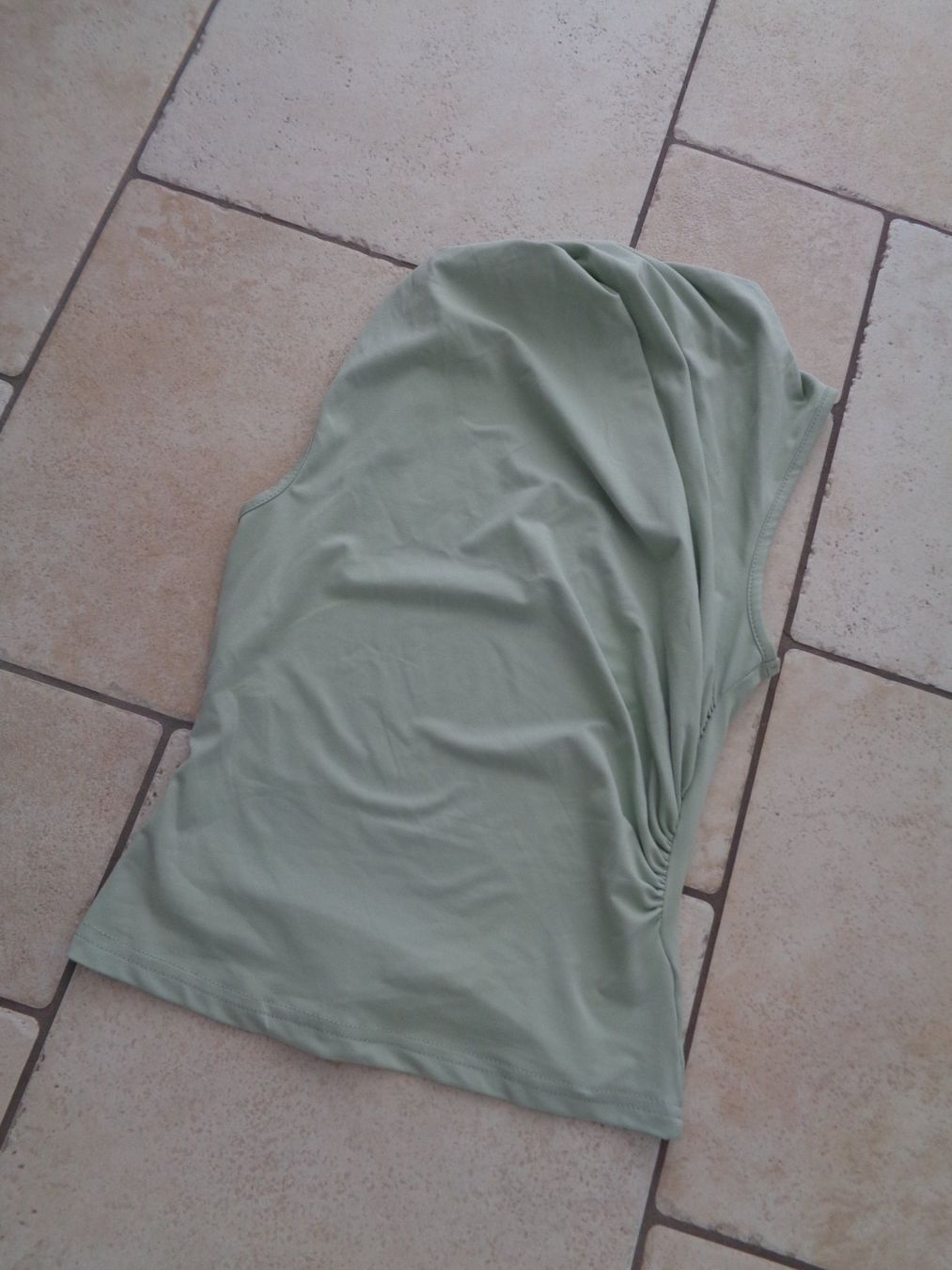 Shein T-shirt: Shirt  Shein  Grösse 36 – Usato da Kreuzlingen venduto da Robi-2003 2