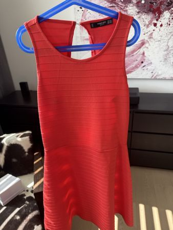 Mango Kleid rot rückenfrei Grösse XS guter Zustand