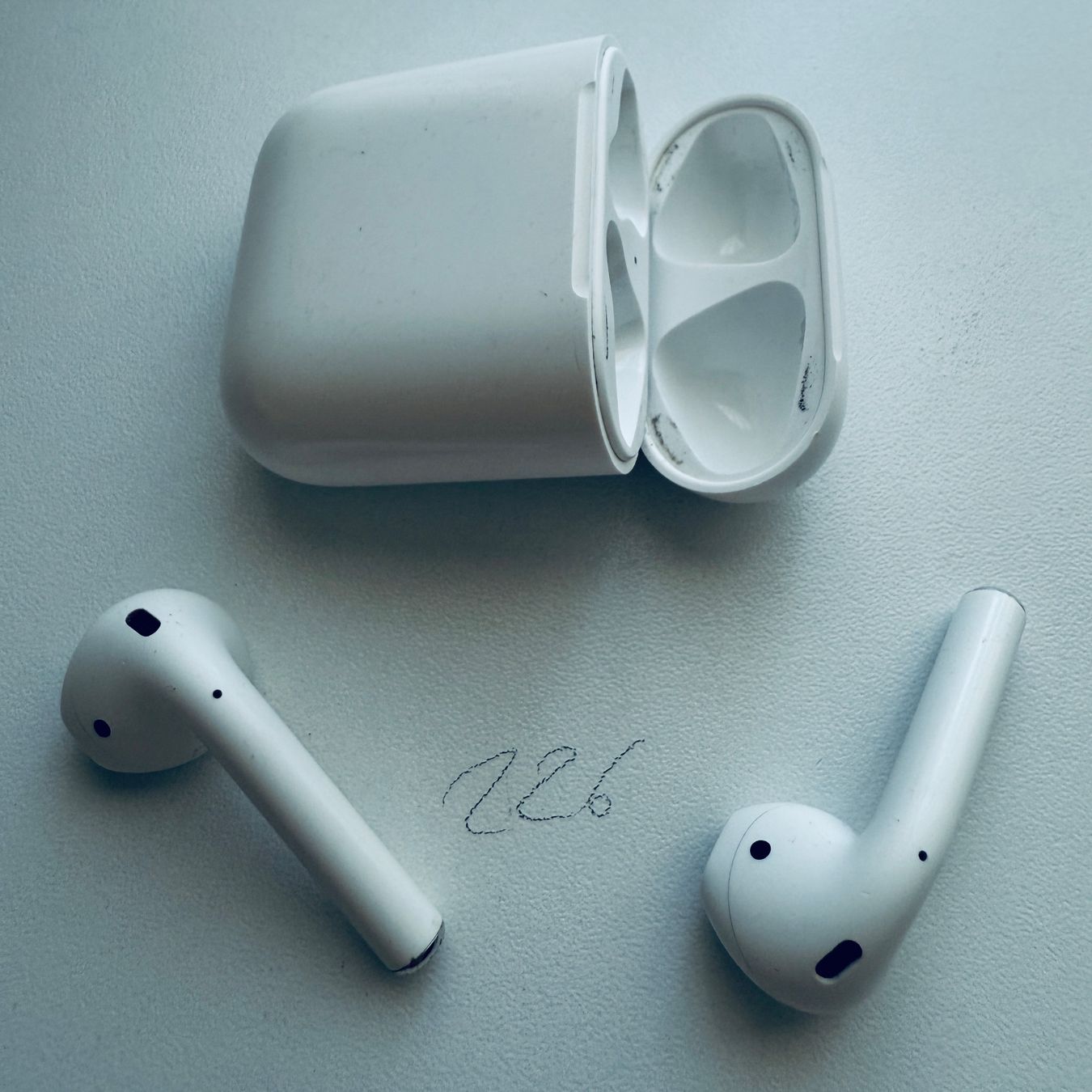 Apple Cuffie: Original Apple AirPods 2 Gen. Wireless Kopfhörer & Case – Usato da Basel venduto da MY.AIRPODS.SHOP 2