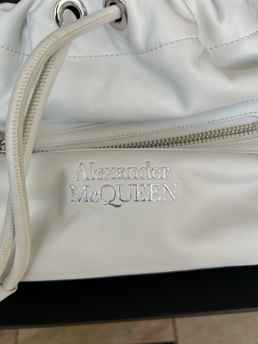 Alexander Mcqueen Borse da donna: Sac Alexander McQueen cuir blanc – Nuovo (secondo la descrizione) da Châtillon FR venduto da xwillow 5
