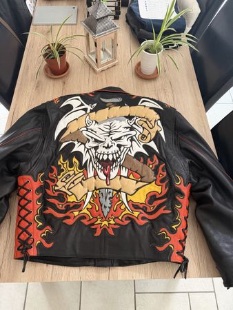 Veste en cuir Volcano, motif tête de mort, taille XL