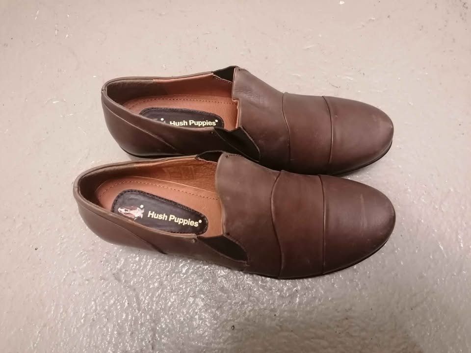 Damenschuhe: Braune Schuhe mit Absatz Gr. 39 – Gebraucht aus Nänikon von Manta87 1