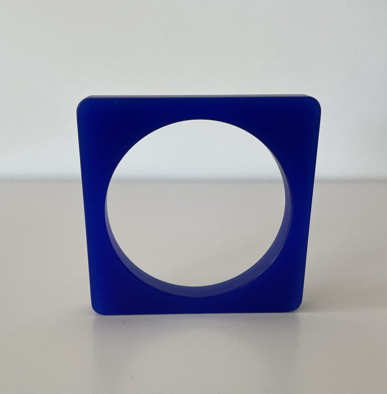Bracciali & Braccialetti: Armreifen Plexiglas königsblau deckend - klein - neu – Nuovo e nell'imballaggio originale da Turgi venduto da bar_8pdm 1